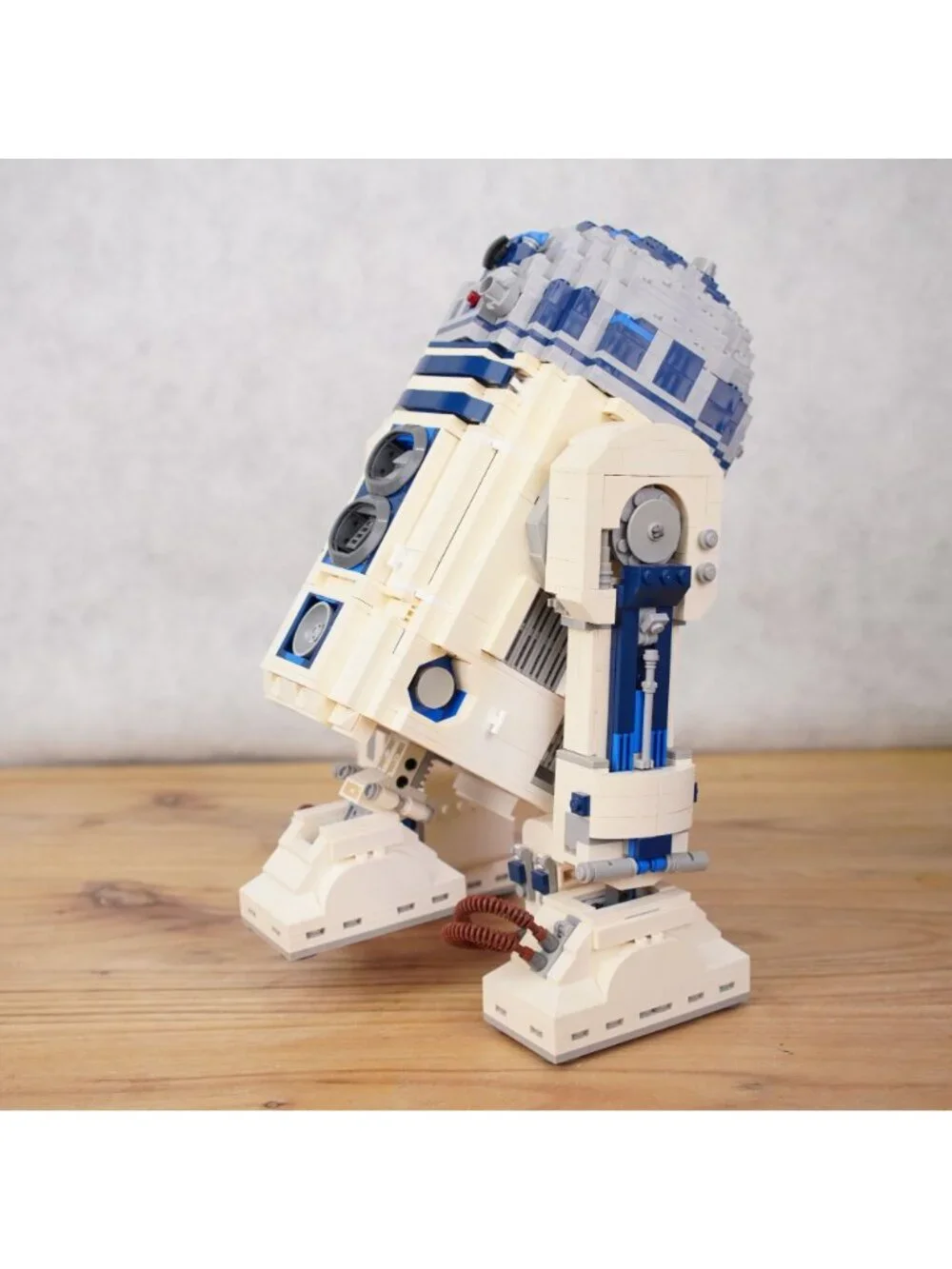 Lego Star Wars R2-D2 10225 Complete No Instruction, Box & Mini Figures Read